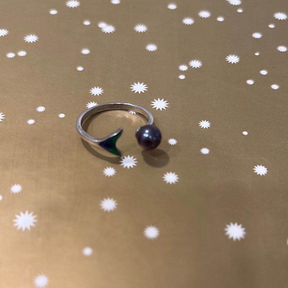 Vantel Pearls Silver Black Ring